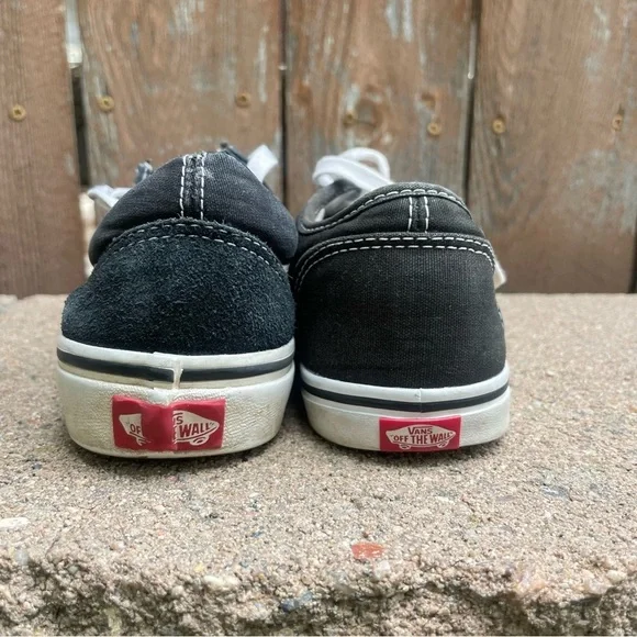 VANS Women’s Mismatched Black White Old Skool Sneakers Classic Size 6 - Picture 3 of 11